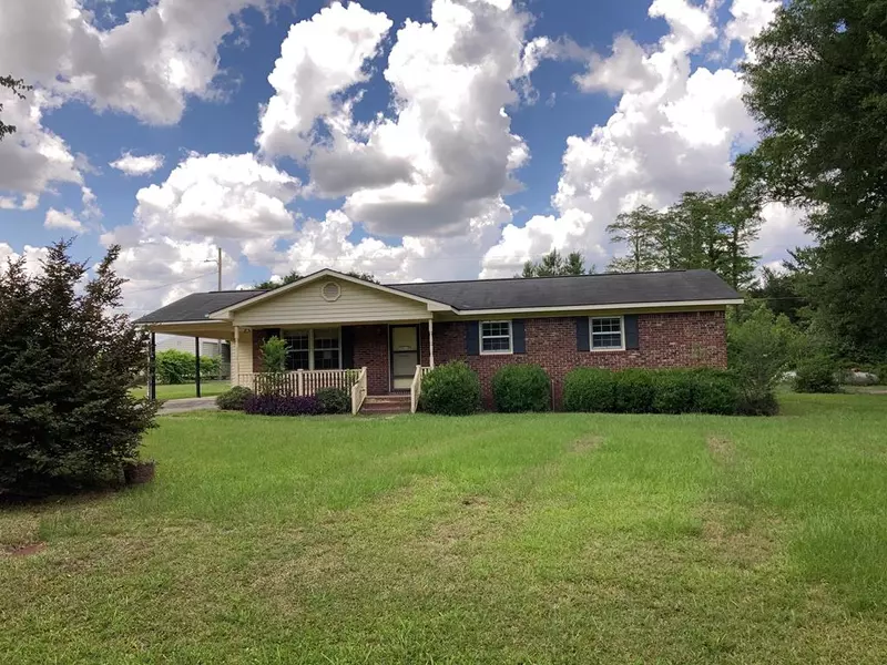 109 Pinoak Circle, Fitzgerald, GA 31750