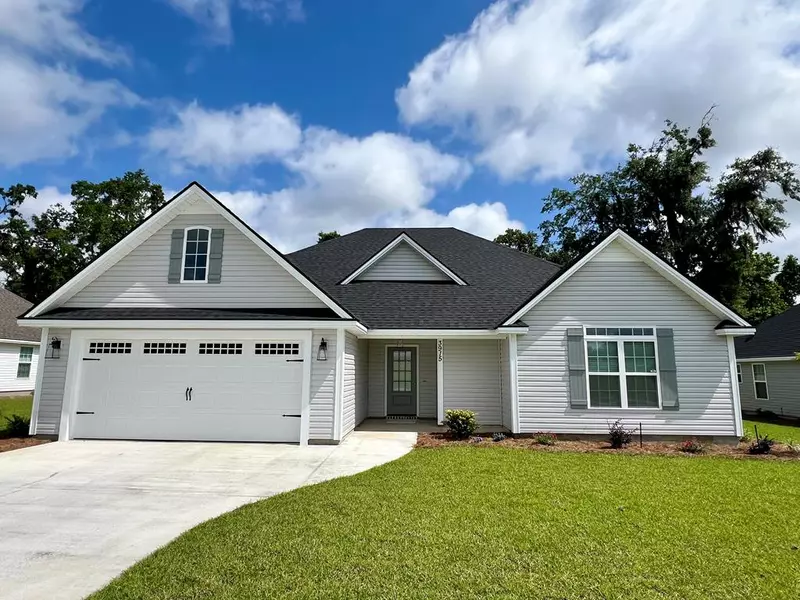 3915 Landings Circle, Hahira, GA 31632