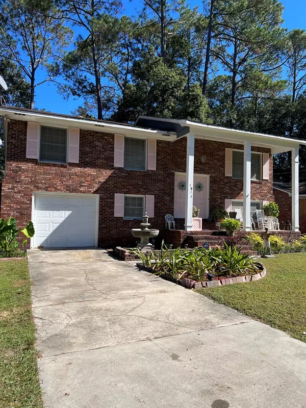 Valdosta, GA 31602,1711 TONI TERRACE