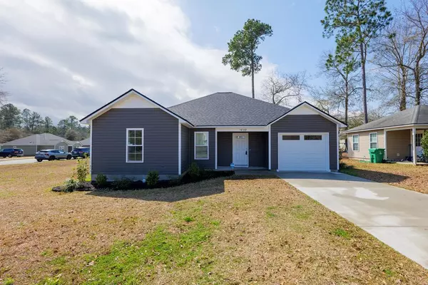 1839 Hazel Dr, Valdosta, GA 31602