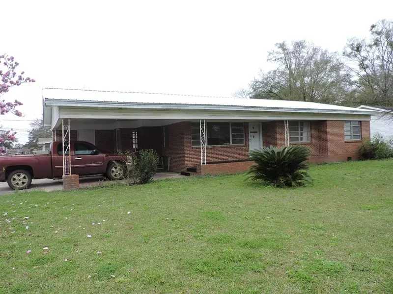 801 N GORDON, Adel, GA 31620