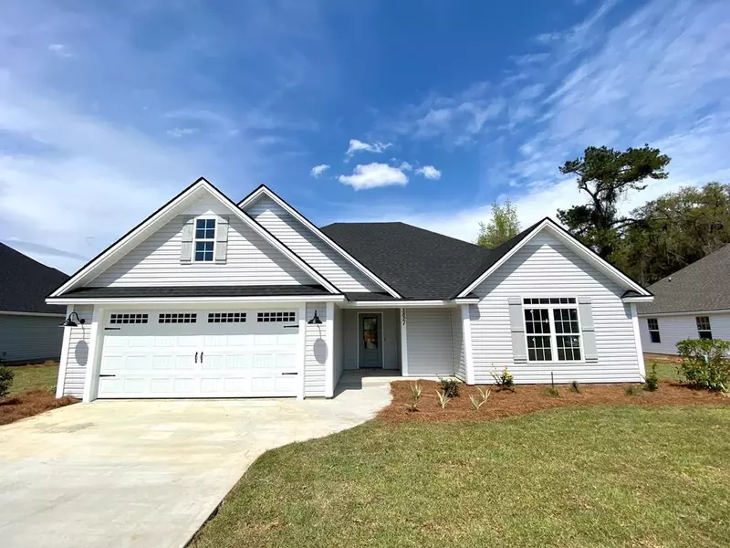 3821 Landings Circle, Hahira, GA 31632