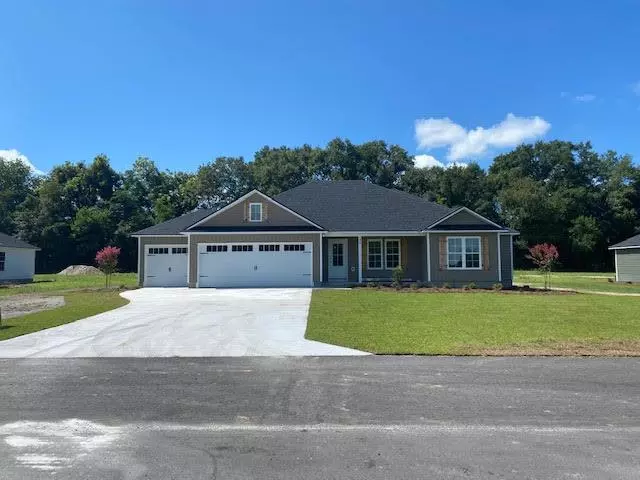 36 Lancer Lane, Ray City, GA 31645