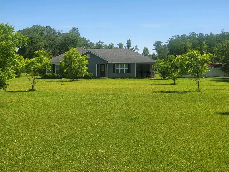 2015 Luke Road, Ray City, GA 31645