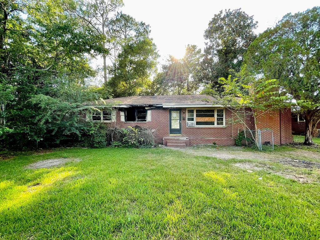 2408 Prince Ave, Tifton, GA 31794