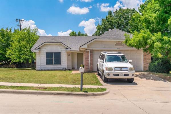 848 Parkwest Boulevard, Saginaw, TX 76179