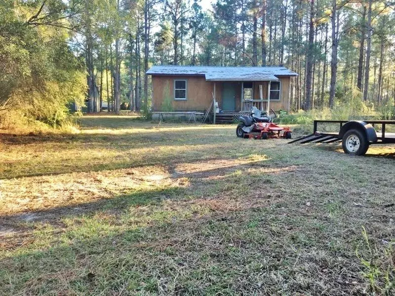 131 Bluebird Ln, Adel, GA 31620