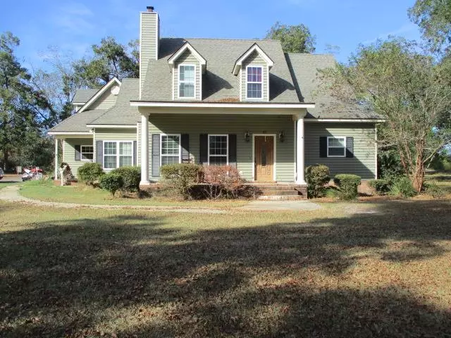 32 Roundtree McCraine Rd., Hahira, GA 31620