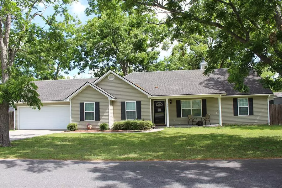 175 Pecan Street, Ray City, GA 31645