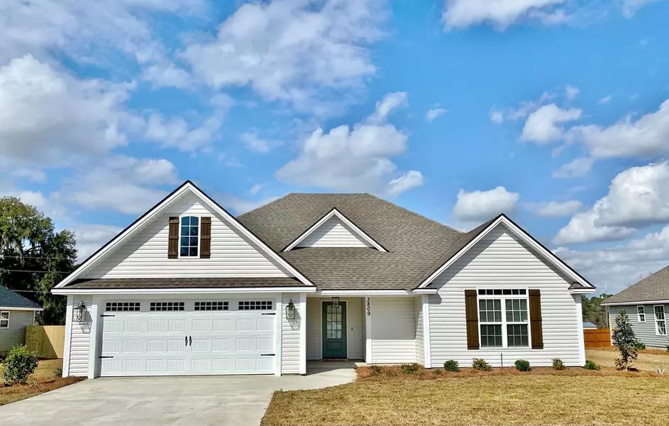 3809 Landings Circle, Hahira, GA 31632