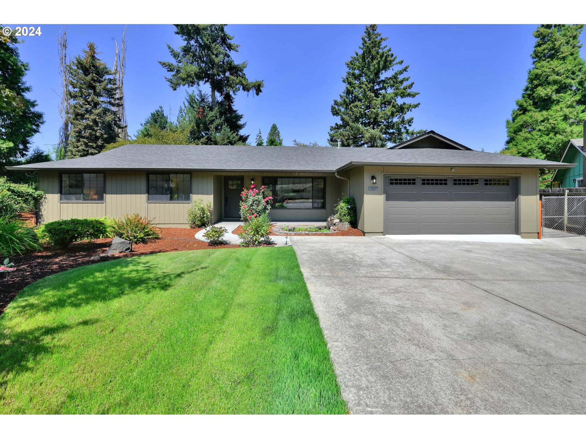 1640 Russet DR, Eugene, OR 97401