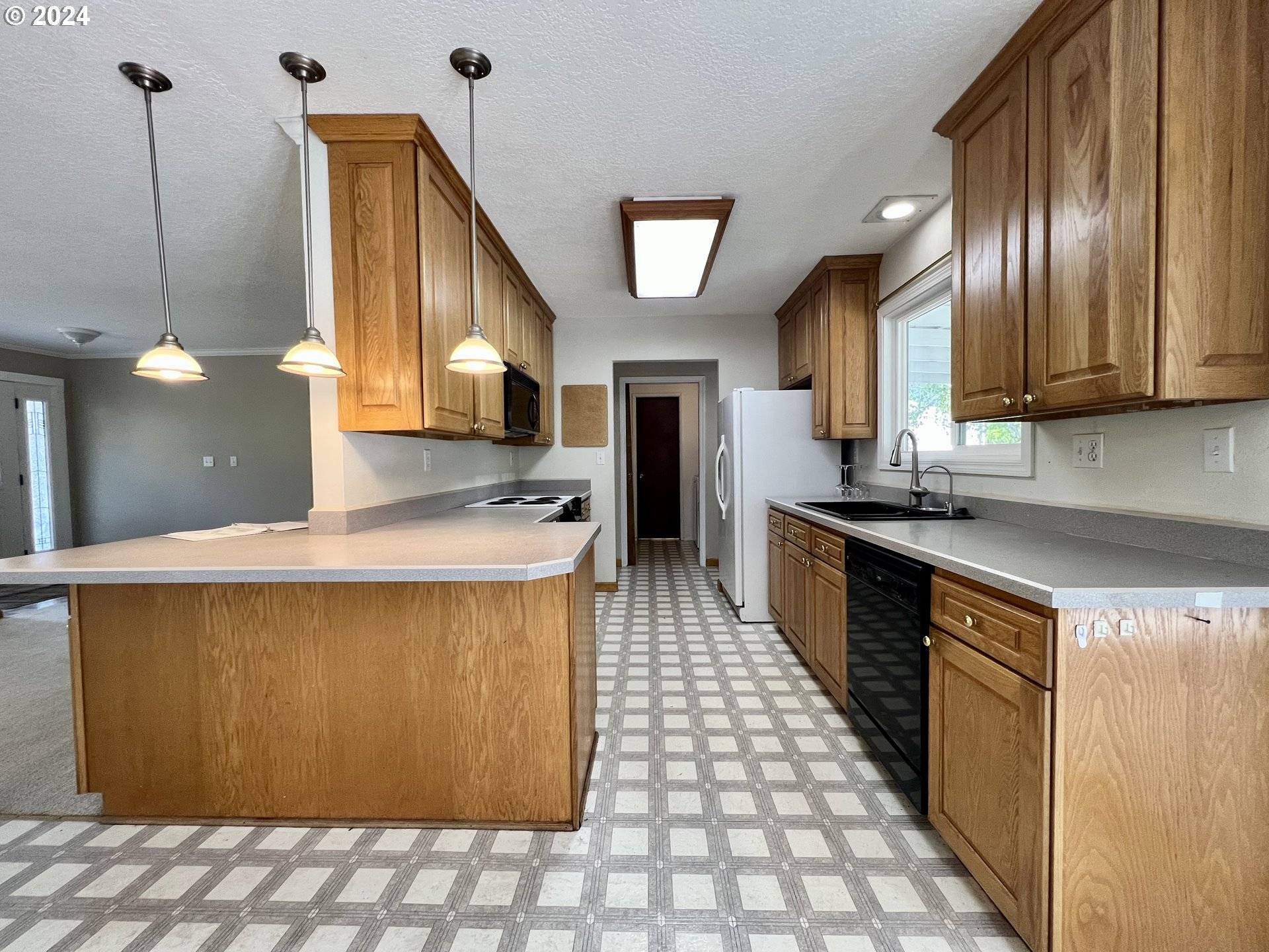 Roseburg, OR 97471,209 BELLWOOD LN