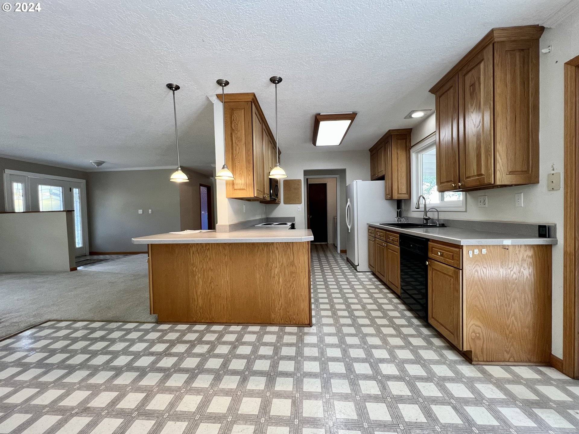 Roseburg, OR 97471,209 BELLWOOD LN