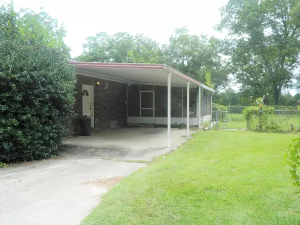 Adel, GA 31620,8792 Val Del Road