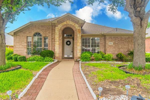 2862 Hilldale Drive, Lewisville, TX 75067