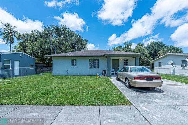 2215 NW 5th St, Fort Lauderdale, FL 33311