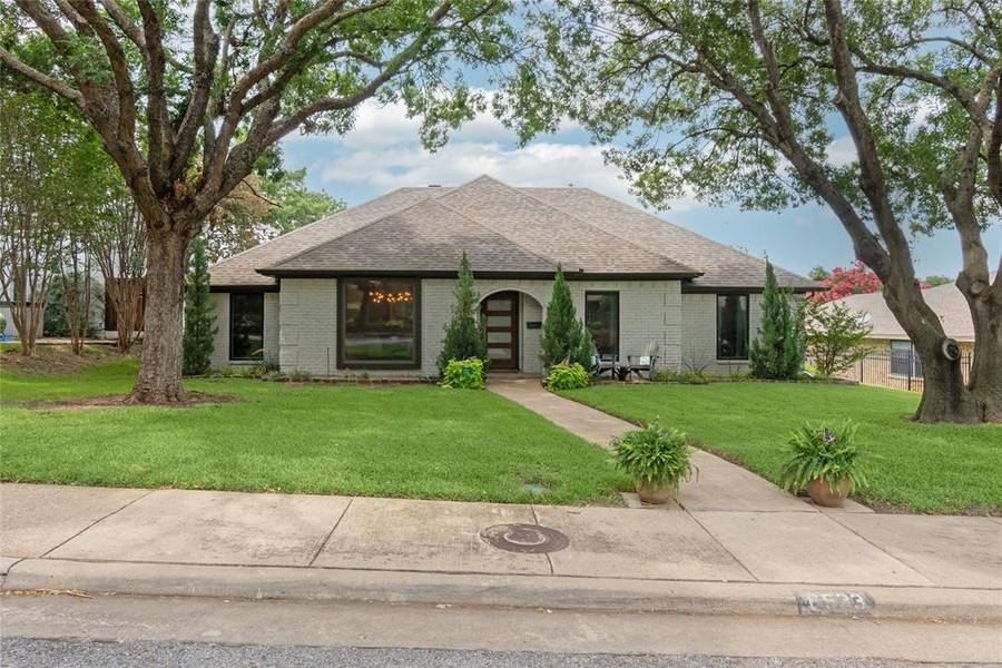 6533 Mercedes Avenue, Dallas, TX 75214