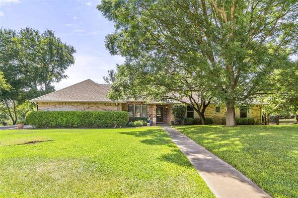 1501 Woodbee Court, Azle, TX 76020