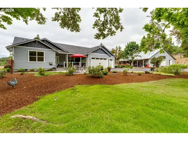 33900 Row River RD, Cottage Grove, OR 97424