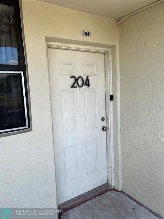 Oakland Park, FL 33309,117 Lake Emerald Dr  #204