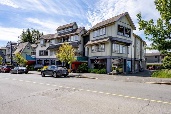 Comox, BC V9M 3M1,1705 Comox Ave #203