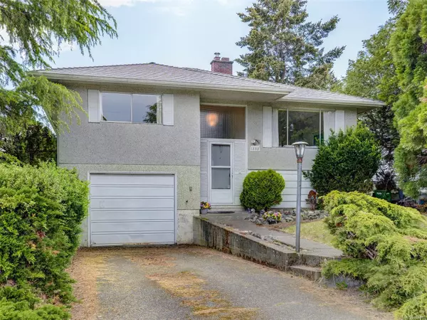 Saanich, BC V8P 2T8,1535 Louise Pl