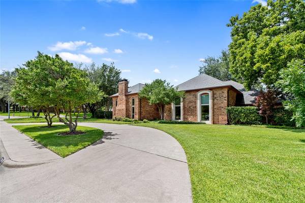 1369 Green Hills Court, Duncanville, TX 75137