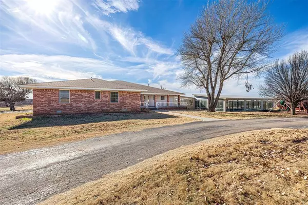 Cyril, OK 73029,47116 County Street 2690