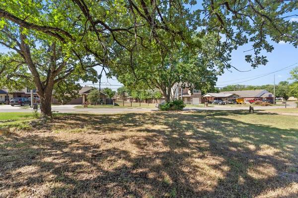 Fort Worth, TX 76105,4817 Sunshine Drive