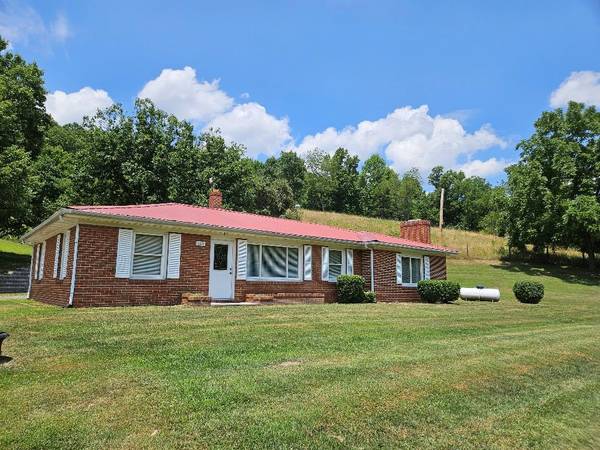 663 Cleghorn Valley Rd, Marion, VA 24354