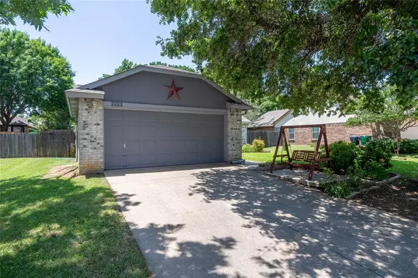 Denton, TX 76207,2223 Crestmeadow Street