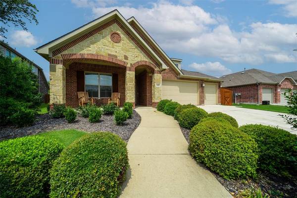 1403 E Collins Boulevard,  Wylie,  TX 75098