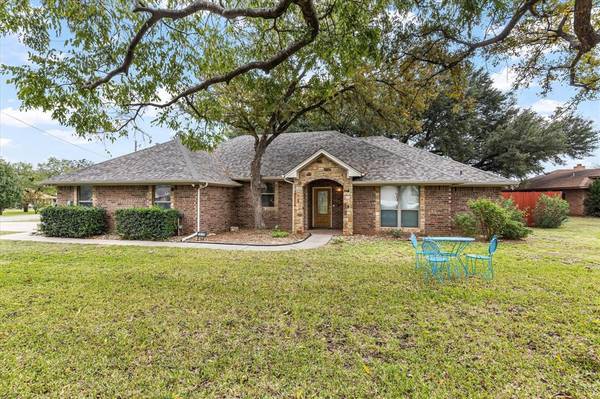 1609 CHEYENNE Trail, Granbury, TX 76048