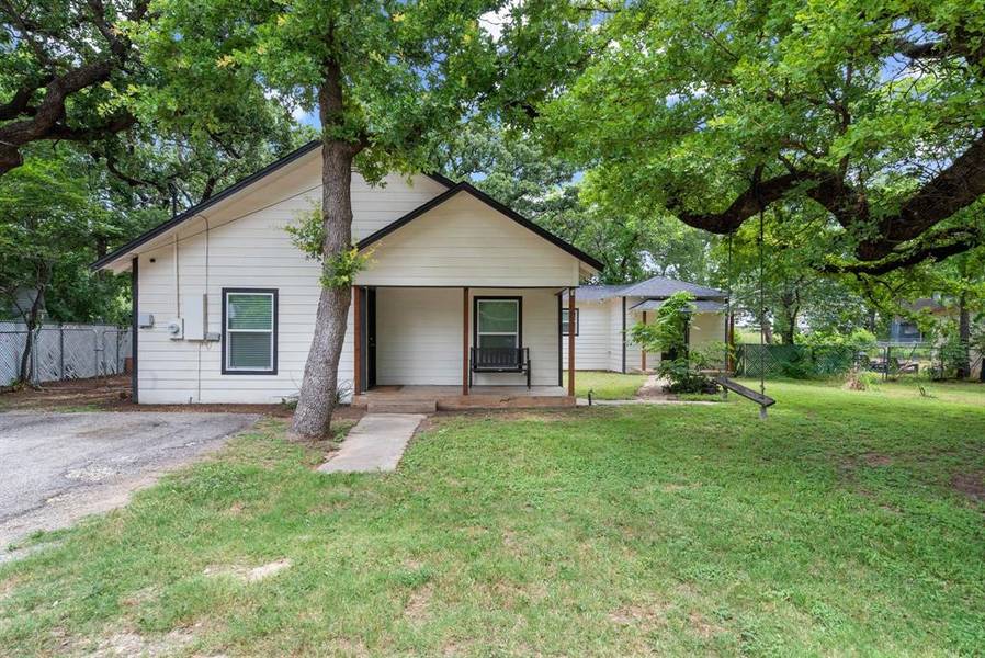 829 N Paddock Street, Stephenville, TX 76401