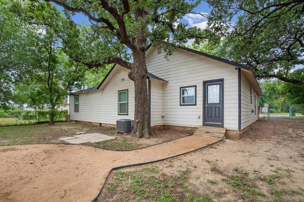 Stephenville, TX 76401,829 N Paddock Street