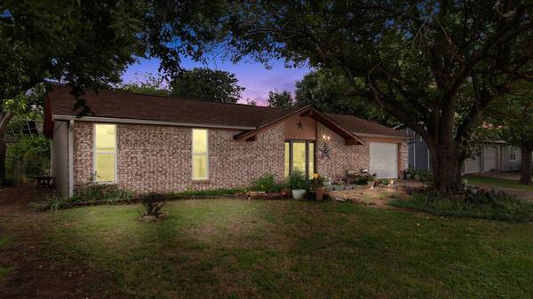 1738 Myrtle Street,  Lancaster,  TX 75134