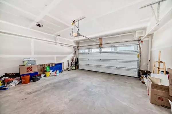 Calgary, AB T3B 6L1,112 Crestridge HL SW