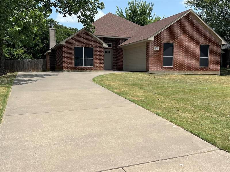 824 Linda Drive, Joshua, TX 76058