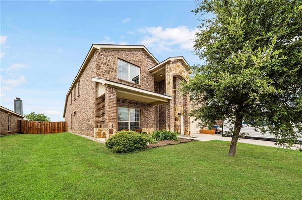 960 Llano Drive, Aubrey, TX 76227