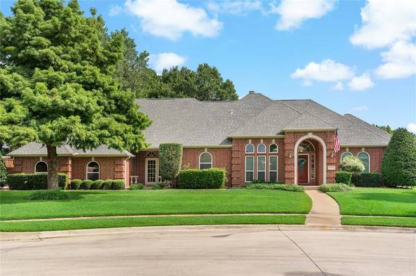 1025 Oasis Court, Southlake, TX 76092