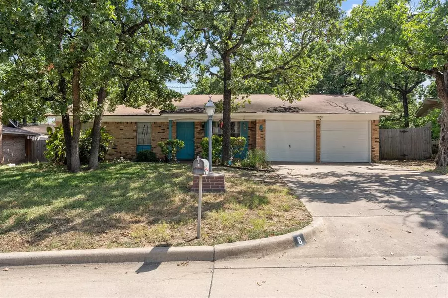 8 Regents Park, Bedford, TX 76022