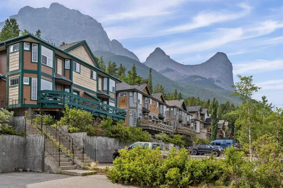 823 Wilson WAY #1, Canmore, AB T1W2Y8