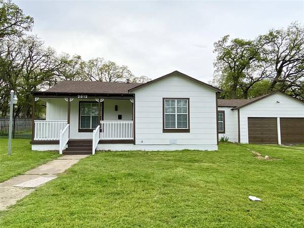 2812 Forest Avenue,  Fort Worth,  TX 76112