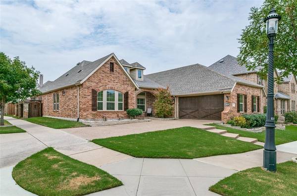 2024 Magic Mantle Drive, Lewisville, TX 75056