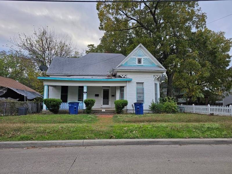 705 N Dallas Street, Ennis, TX 75119