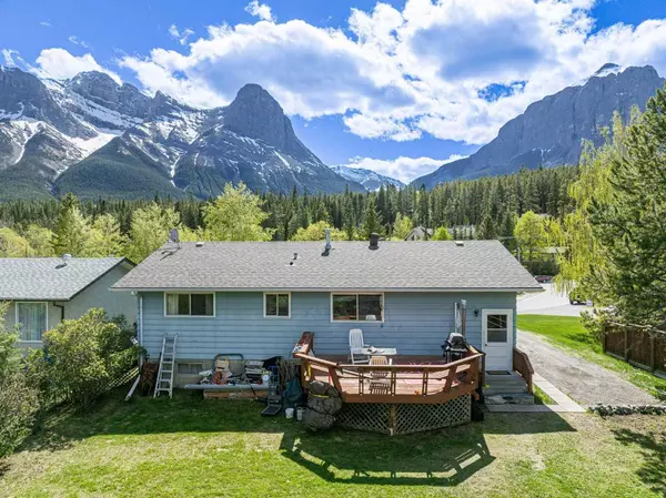 Canmore, AB T1W2N1,5 Macdonald PL