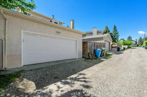 Calgary, AB T2Y 2W4,113 Shawfield Bay SW