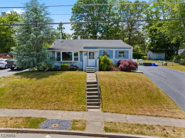 11 Hillside Ave, Jamesburg Boro, NJ 08831