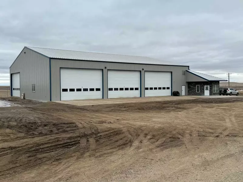 229 Elevator Road, Trochu, AB T0M 2C0