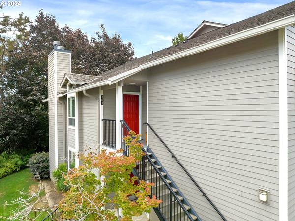 86 KINGSGATE RD #C-201, Lake Oswego, OR 97035